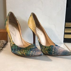 Guess Multi-Color Pumps
